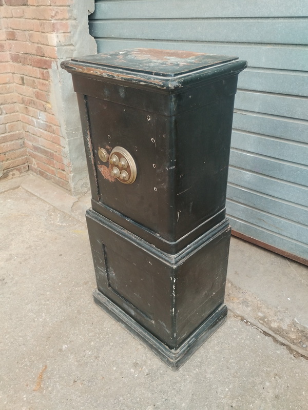 caja fuerte madera metal llave_clave 41-109x50x33 1u